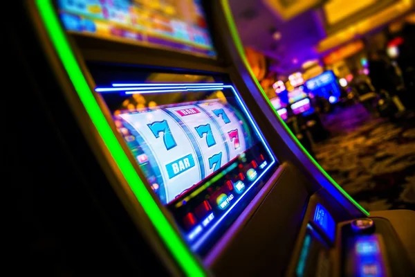 padi33 Andar Bahar game interface showing card prediction and live dealer